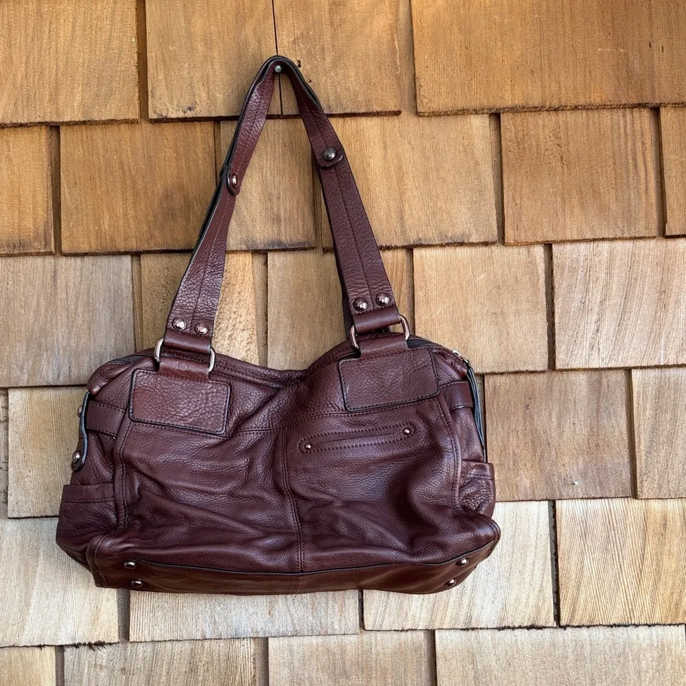 b. makowsky Deep maroon Leather Shoulder Bag with rose gold Accents - Picture 4 of 6